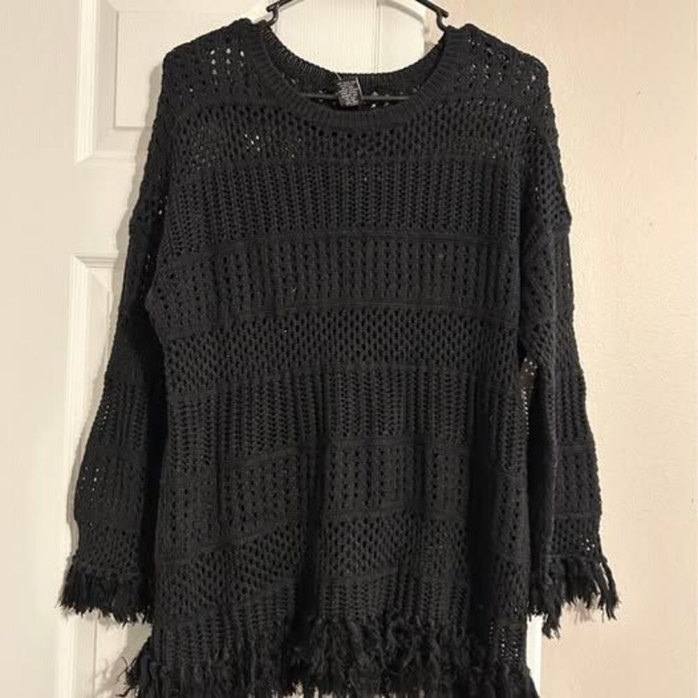NWT Chelsea & Theodore Black Crochet Fringe Sweater Large